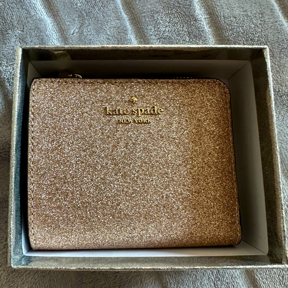 Kate Spade Bifold Wallet Brand New with tags and box